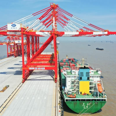 รถยกในท่าเรือและท่าจอดเรือ