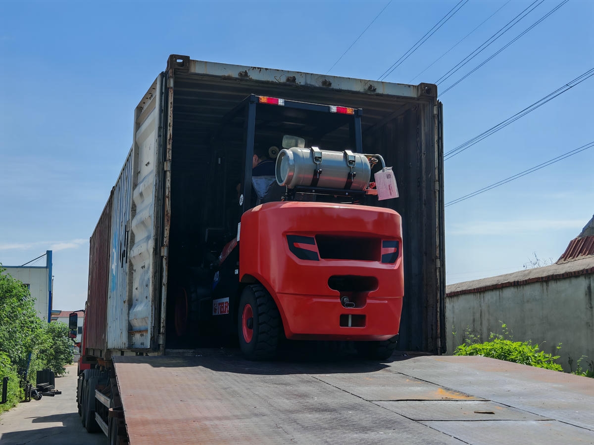 ภาพถ่ายการขนส่งรถยก LPG