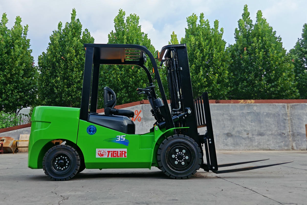 3. T EV Forklift