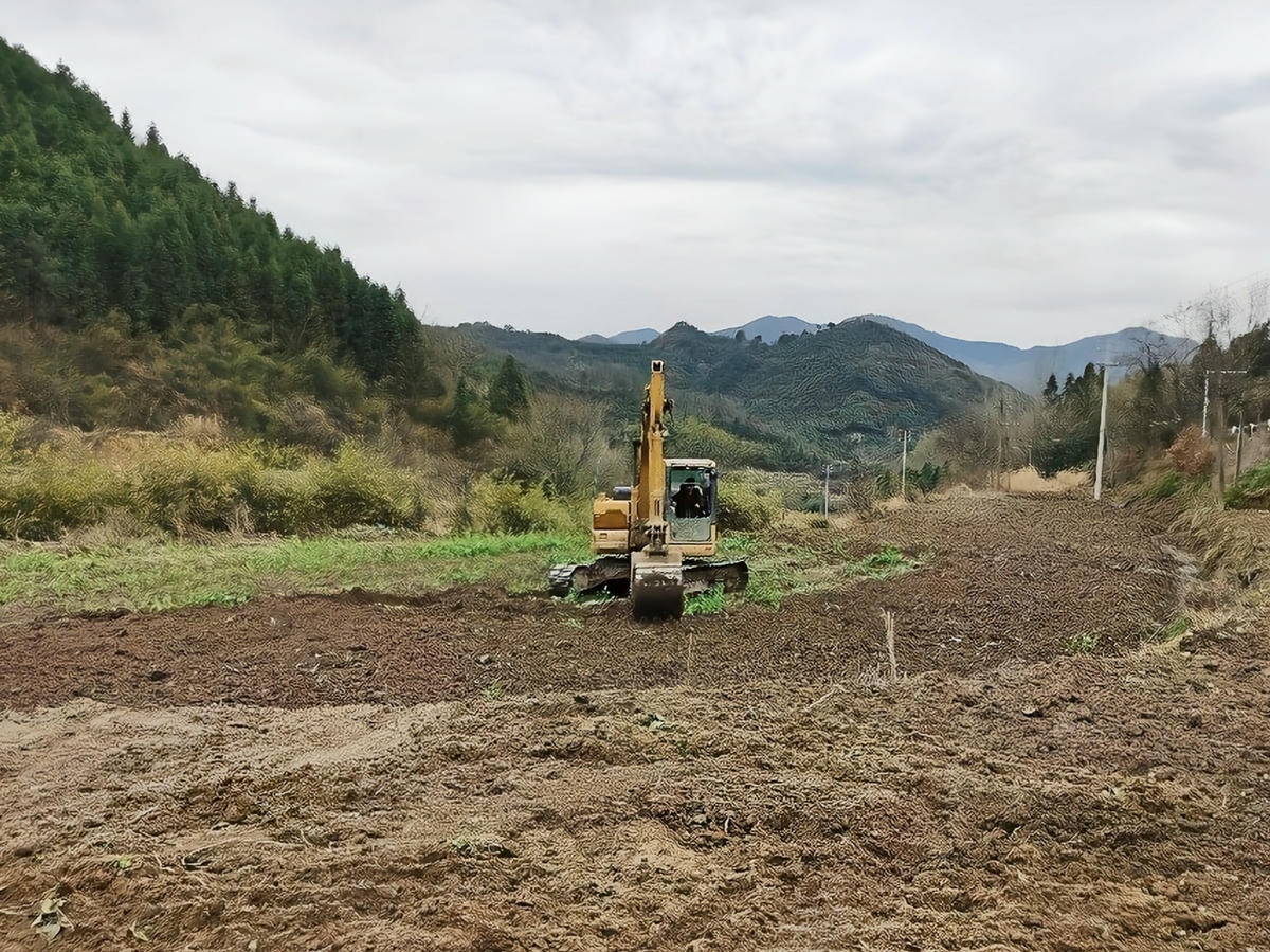 รถขุดขนาดเล็กในการเกษตร